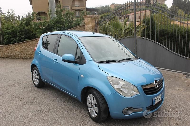 Usata Opel Agila 86 CV (63 kW) 2009 Blu Utilitaria