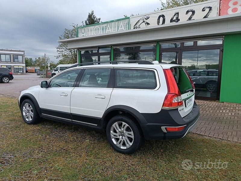Usata Volvo XC70 181 CV (133 kW) 2016 Bianco Station wagon