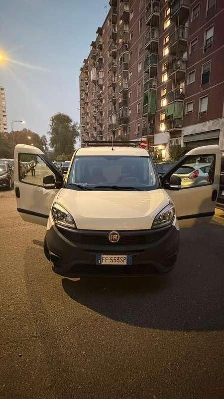Usata Fiat Doblò Easy 120 CV (88 kW) 2016 Monovolume