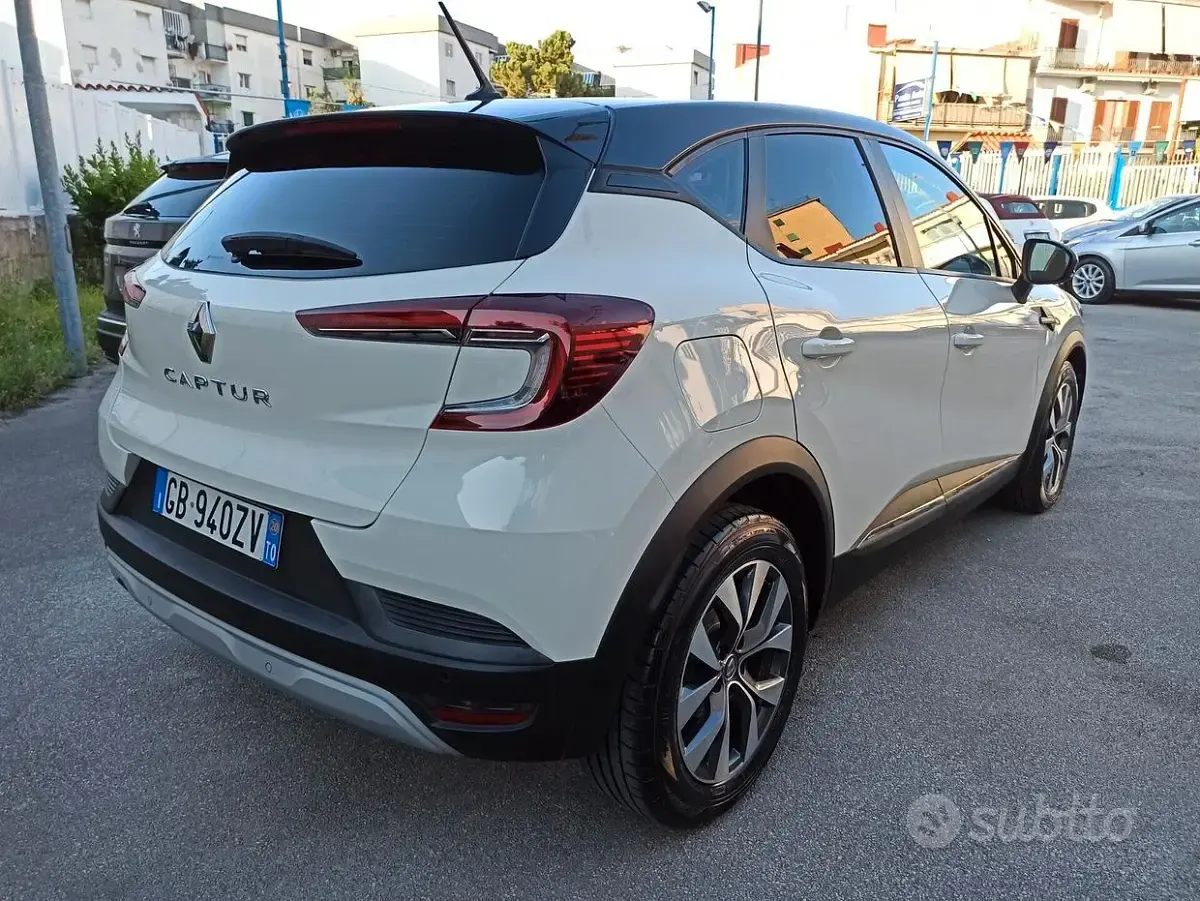 Usata Renault Captur Intens 101 CV (74 kW) 2020 Beige SUV