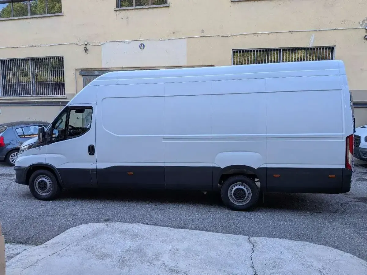 Usata Iveco Daily 155 CV (114 kW) 2024 Bianco Furgone