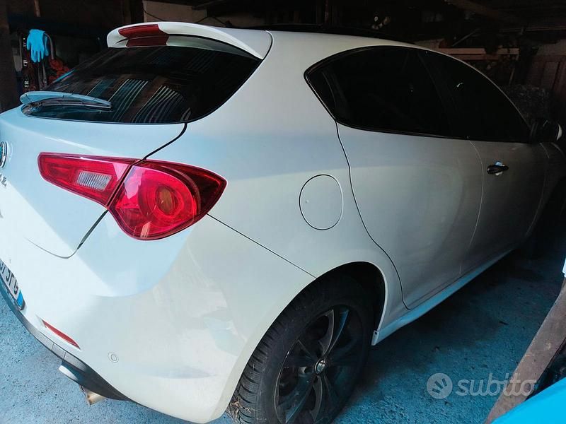 Usata Alfa Romeo Giulietta 2012 Bianco Utilitaria