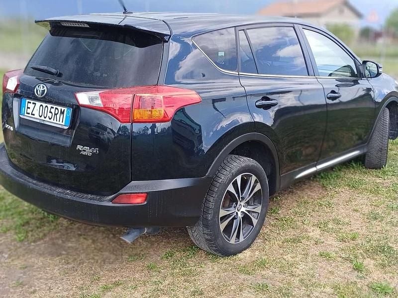 Usata Toyota RAV4 Edition 124 CV (91 kW) 2015 Nero SUV