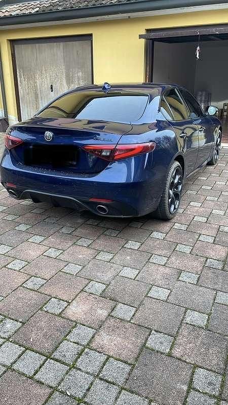 Usata Alfa Romeo Giulia Veloce 211 CV (155 kW) 2018 Blu/azzurro Berlina