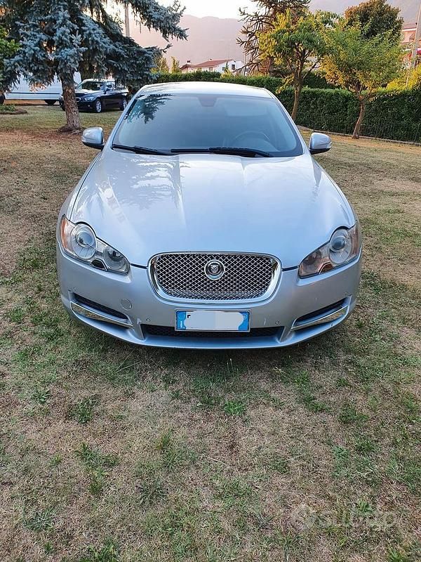 Usata Jaguar XF Premium Luxury 207 CV (152 kW) 2008 Grigio Berlina
