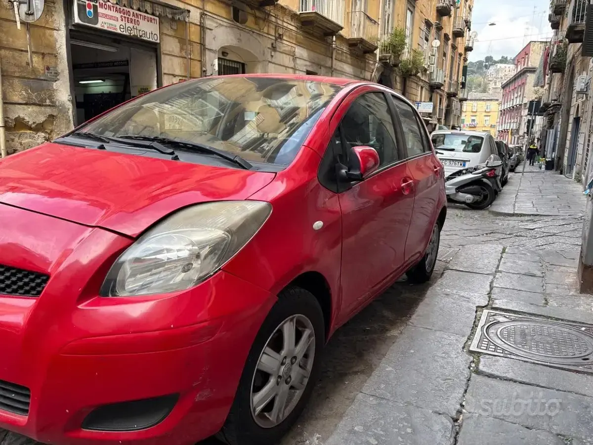 Usata Toyota Yaris 69 CV (50 kW) 2011 Utilitaria