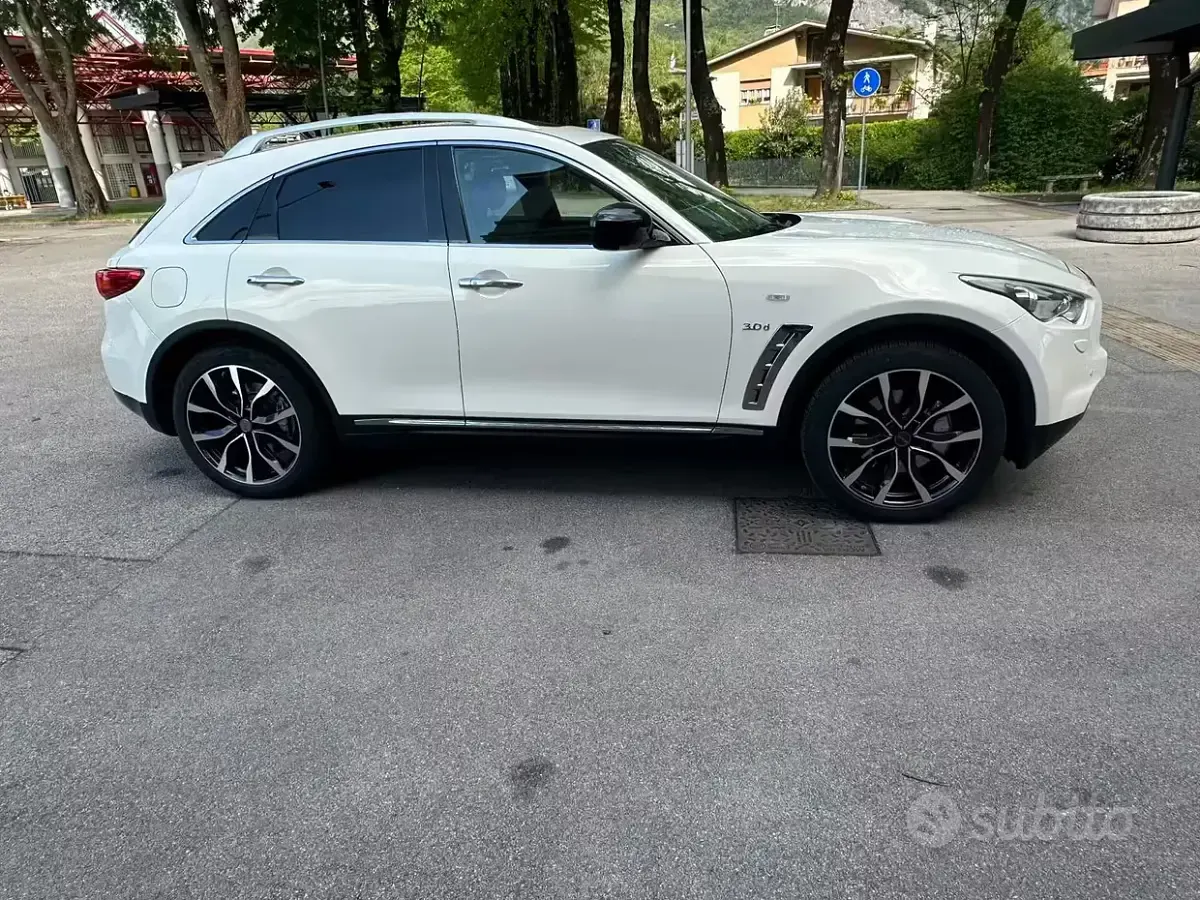 Usata Infiniti QX70 238 CV (175 kW) 2014 Bianco SUV