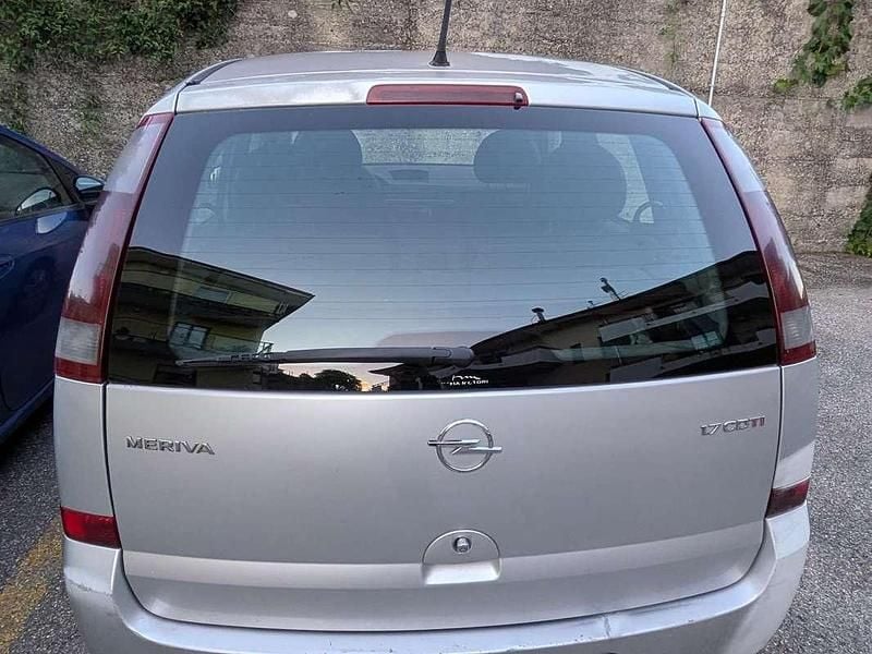 Usata Opel Meriva 101 CV (74 kW) 2005 Argento Monovolume