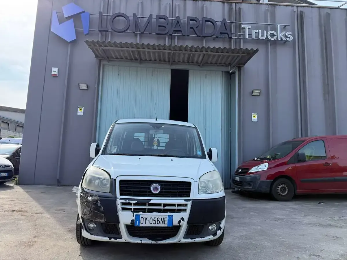 Usata Fiat Doblò 75 CV (55 kW) 2009 Bianco Monovolume