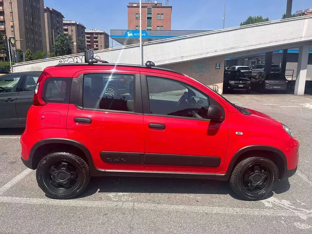 Usata Fiat Panda 4x4 S 86 CV (63 kW) 2020 Rosso Utilitaria