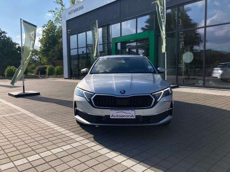 Usata Skoda Octavia Executive 150 CV (110 kW) 2024 Argento Station wagon