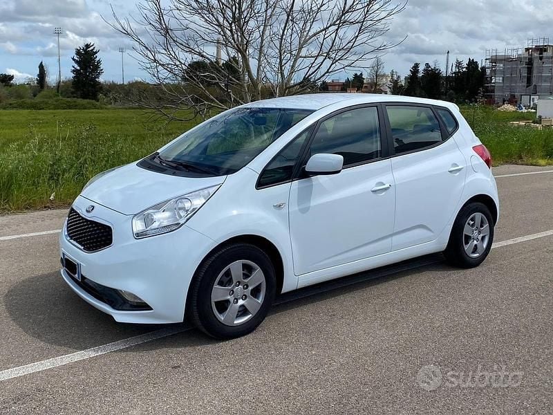 Usata Kia Venga Active 90 CV (66 kW) 2019 Bianco Utilitaria