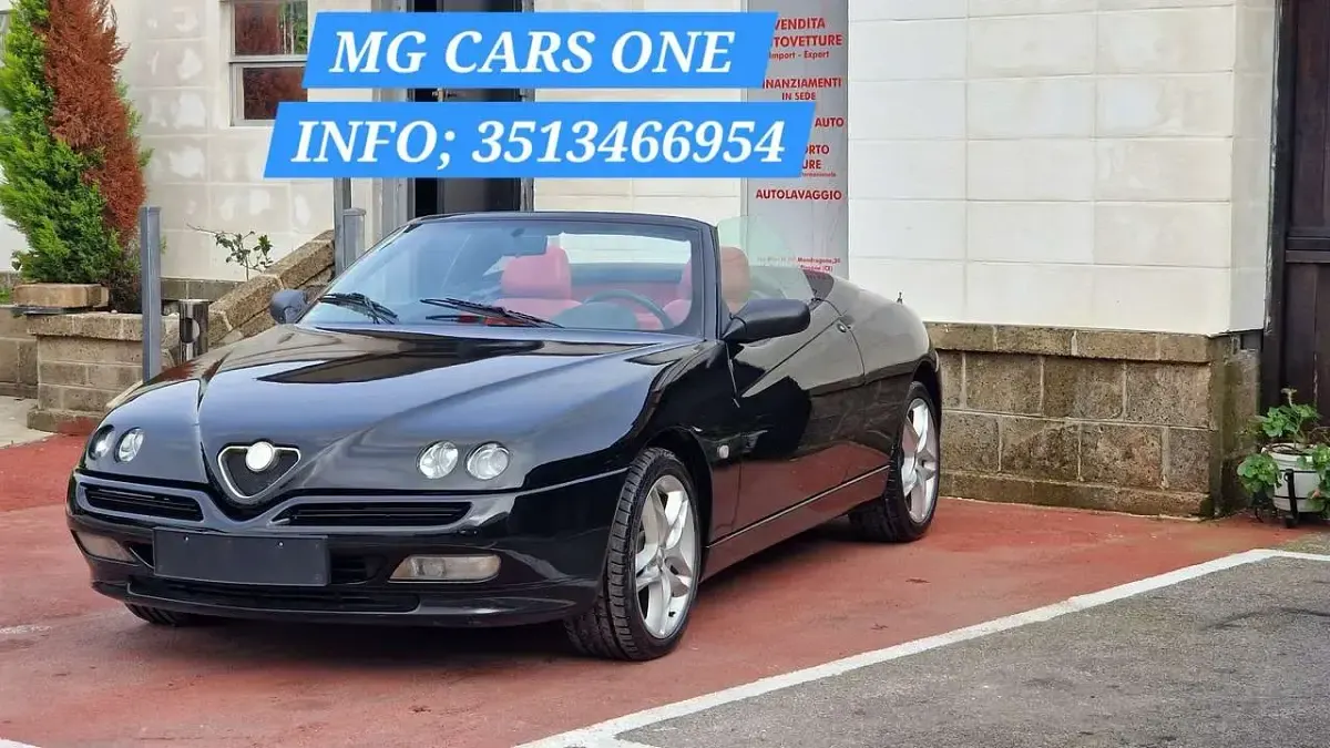 Usata Alfa Romeo Spider 155 CV (114 kW) 1998 Nero Cabrio