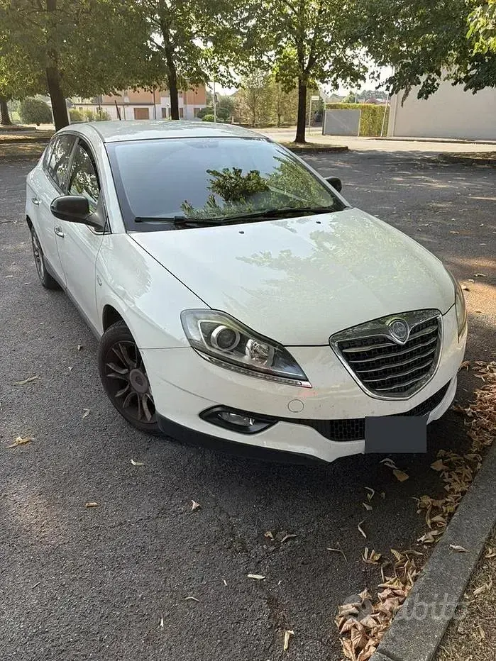 Usata Lancia Delta 105 CV (77 kW) 2012 Bianco Utilitaria