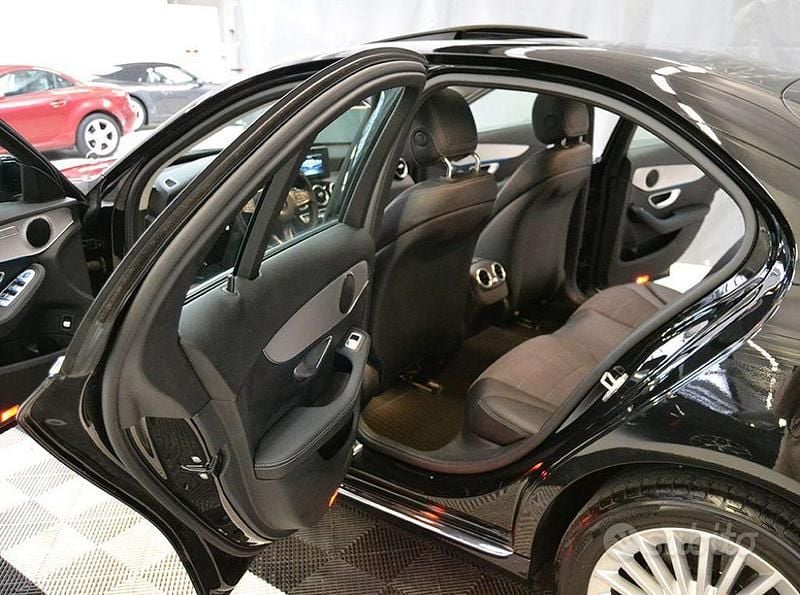Usata Mercedes C180 156 CV (114 kW) 2016 Nero Berlina