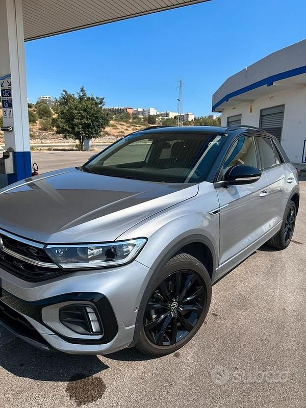 Usata VW T-Roc R-line 110 CV (80 kW) 2023 Grigio SUV