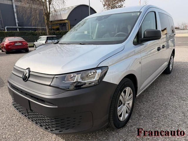 Usata VW Caddy Maxi Life 102 CV (75 kW) 2022 Argento Monovolume