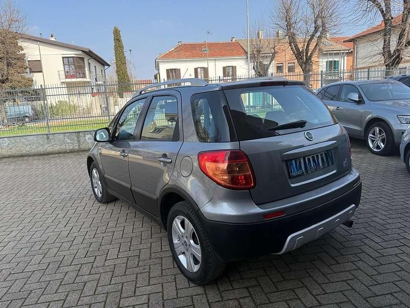 Usata Fiat Sedici Dynamic 120 CV (88 kW) 2009 Grigio SUV
