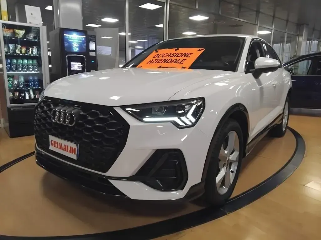 Usata Audi Q3 Ambiente 200 CV (147 kW) 2021 Bianco ibis / pastello SUV