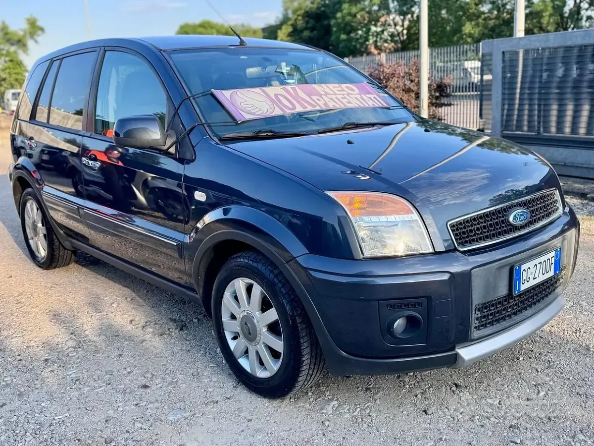 Usata Ford Fusion 80 CV (58 kW) 2011 Blu Utilitaria