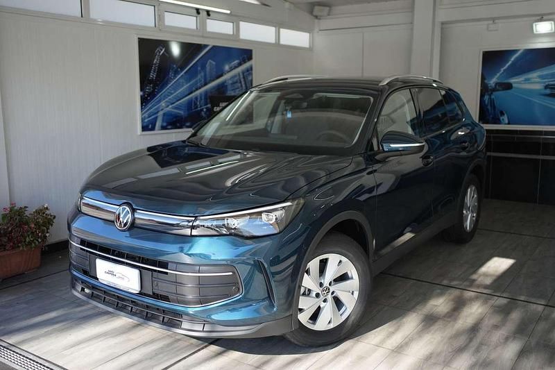 Nuova VW Tiguan Edition 131 CV (96 kW) 2025 Nightshade blue metallizzato SUV