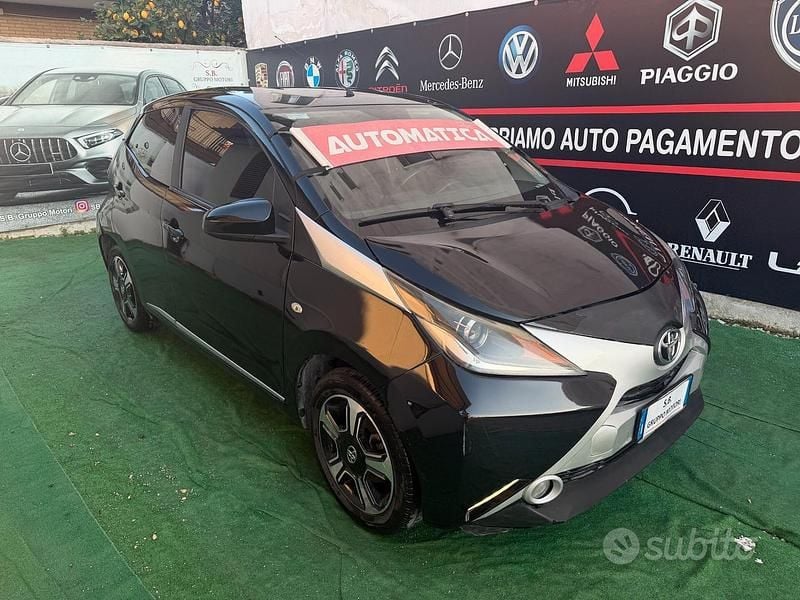 Usata Toyota Aygo X-play 69 CV (50 kW) 2017 Nero Utilitaria