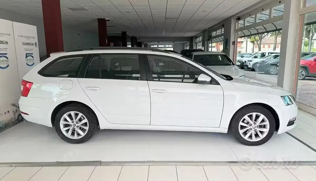Usata Skoda Octavia Ambition 116 CV (85 kW) 2020 Bianco Station wagon