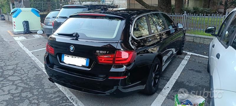 Usata BMW 520 Luxury Line 184 CV (135 kW) 2013 Nero Berlina