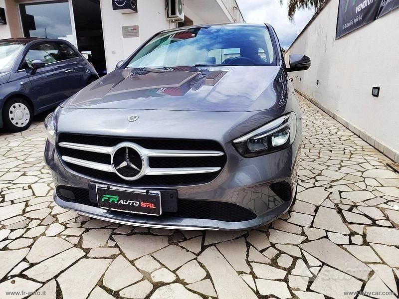 Begagnad Mercedes B200 Executive 150 HK (110 kW) 2022 Minibuss