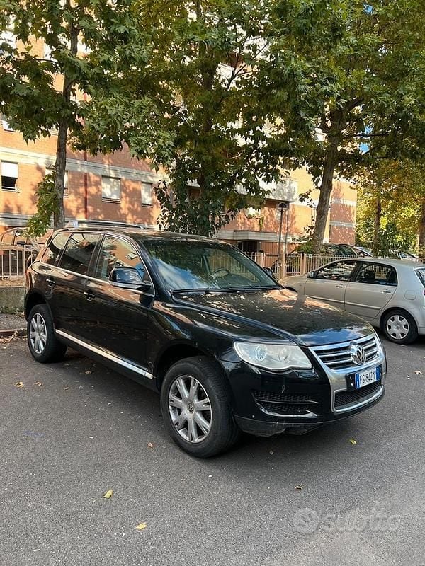 Usata VW Touareg 174 CV (127 kW) 2008 Nero SUV