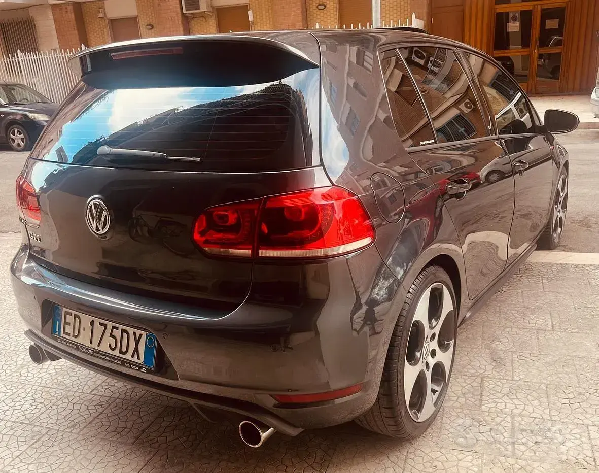 Usata VW Golf VI GTI 210 CV (154 kW) 2010 Grigio Utilitaria