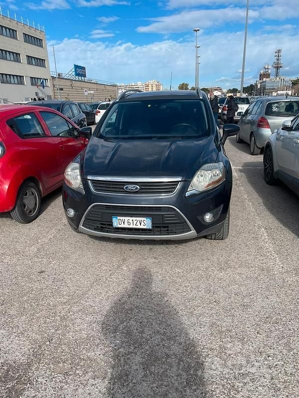 Usata Ford Kuga 136 CV (100 kW) 2009 Grigio SUV