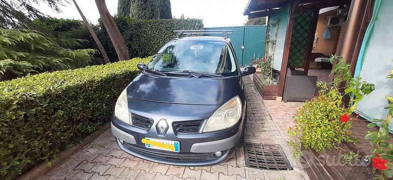 Grigio Usata 2007 Renault Scénic II Monovolume | 1350 € (Super prezzo) - Immagine 1/4