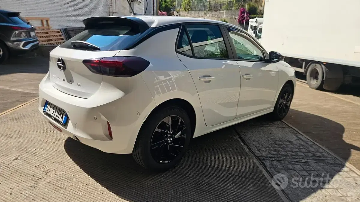 Usata Opel Corsa 75 CV (55 kW) 2024 Bianco Utilitaria