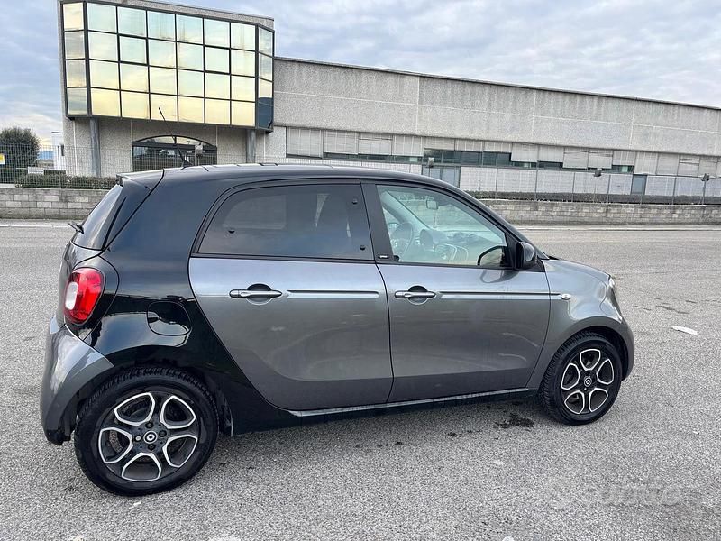 Usata Smart ForFour Prime 90 CV (66 kW) 2017 Utilitaria