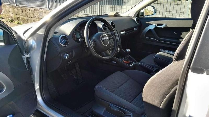 Usata Audi A3 Ambiente 105 CV (77 kW) 2010 Argento Utilitaria