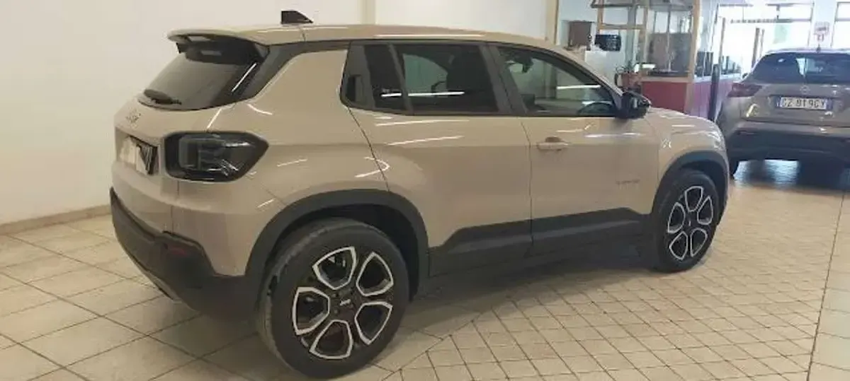 Usata Jeep Avenger Summit 101 CV (74 kW) 2025 Stone SUV