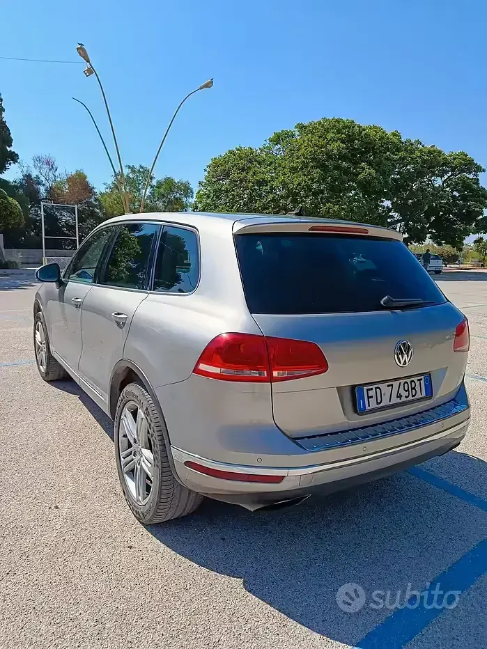 Usata VW Touareg 204 CV (150 kW) 2016 Grigio SUV