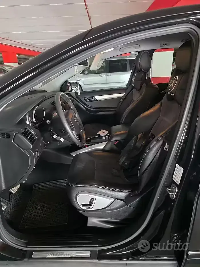Usata Mercedes R320 224 CV (164 kW) 2009 Nero Monovolume