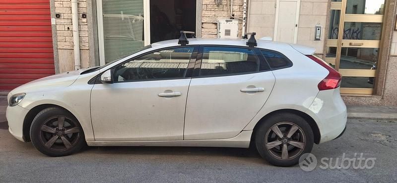 Usata Volvo V40 120 CV (88 kW) 2015 Bianco Station wagon