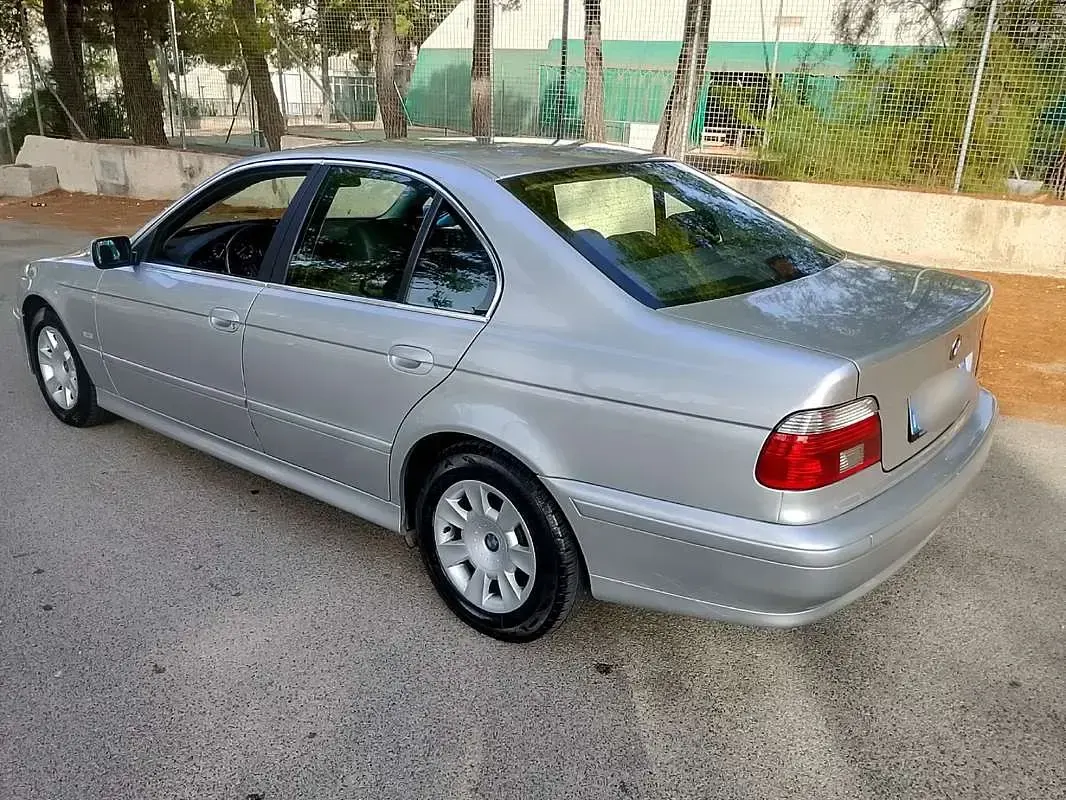 Usata BMW 525 Efficient Dynamics 162 CV (119 kW) 2002 Berlina