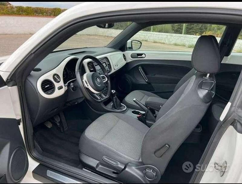 Usata VW Beetle Design 105 CV (77 kW) 2012 Utilitaria