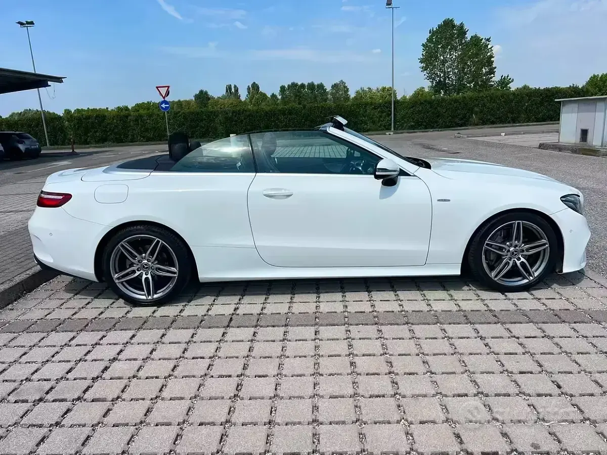 Usata Mercedes E220 Premium 194 CV (142 kW) 2018 Bianco Cabrio
