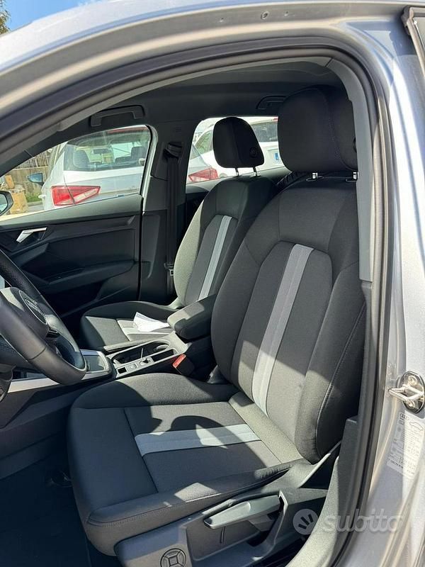 Usata Audi A3 Sportback Ambiente 116 CV (85 kW) 2021 Grigio Utilitaria