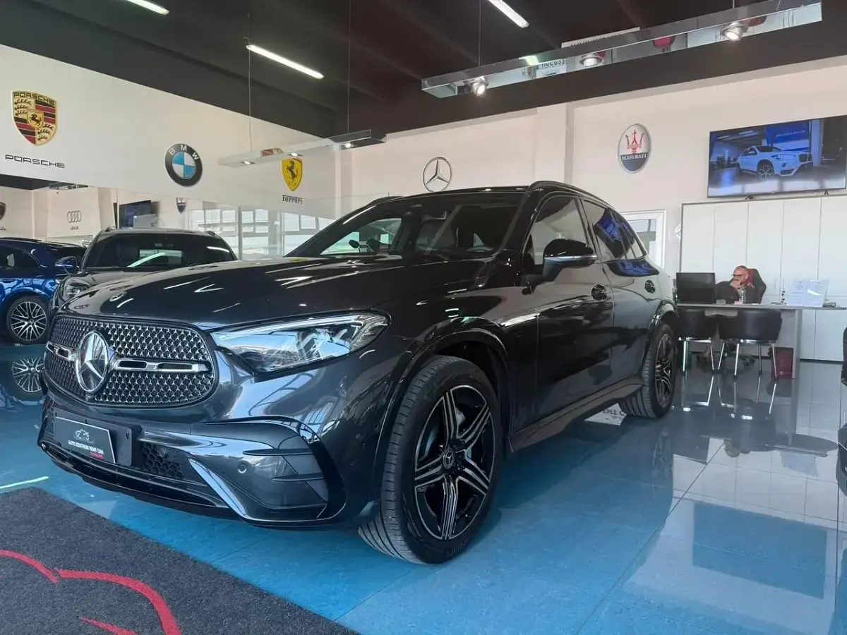 Usata Mercedes GLC200 Premium Plus 163 CV (119 kW) 2026 Grigio SUV