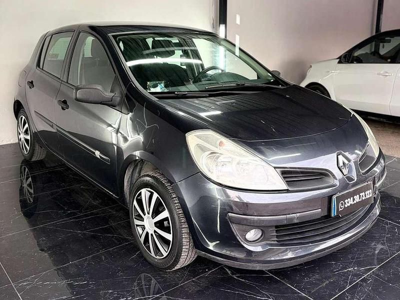 Usata Renault Clio II Authentique 58 CV (42 kW) 2008 Berlina