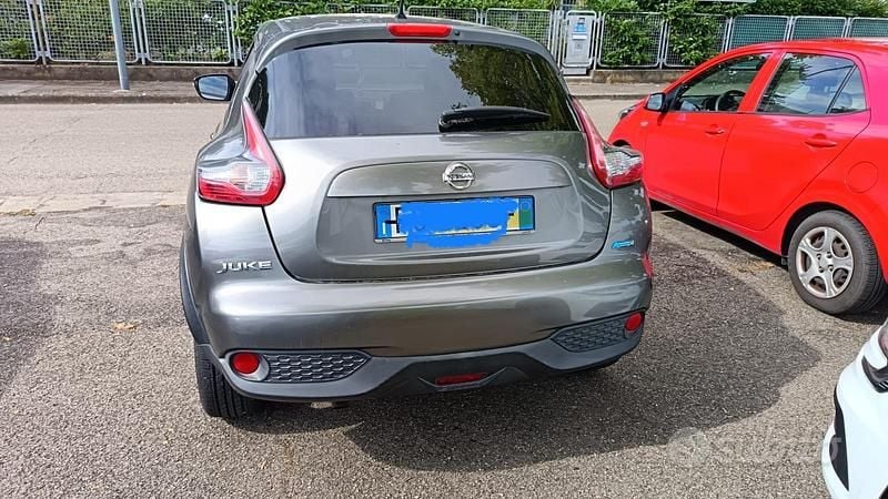 Usata Nissan Juke 110 CV (80 kW) 2016 Grigio SUV