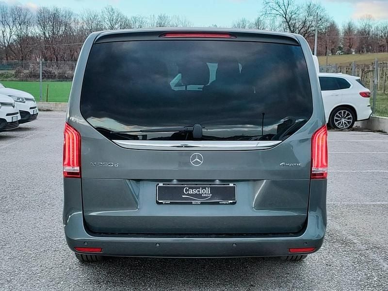 Usata Mercedes V250 Premium 190 CV (139 kW) 2020 Grigio Monovolume