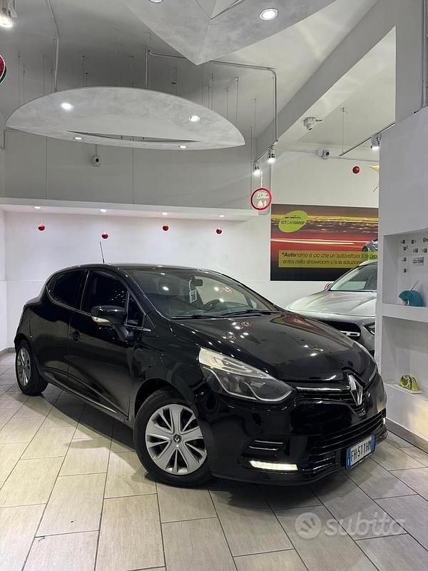Nero Usata 2017 Renault Clio IV Zen Tre volumi | 6999 € (Buon prezzo) - Immagine 1/4