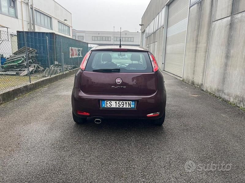 Usata Fiat Punto Lounge 2014 Rosso Utilitaria
